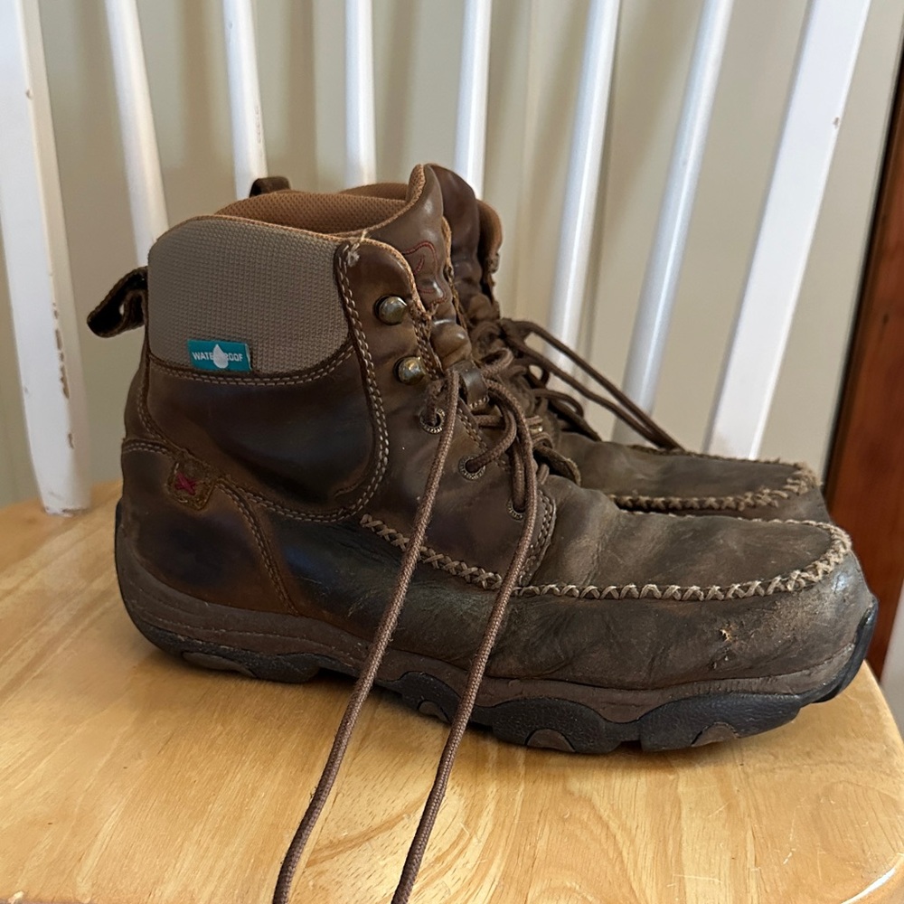 Twisted X composite toe lace up boots. Size 8 men